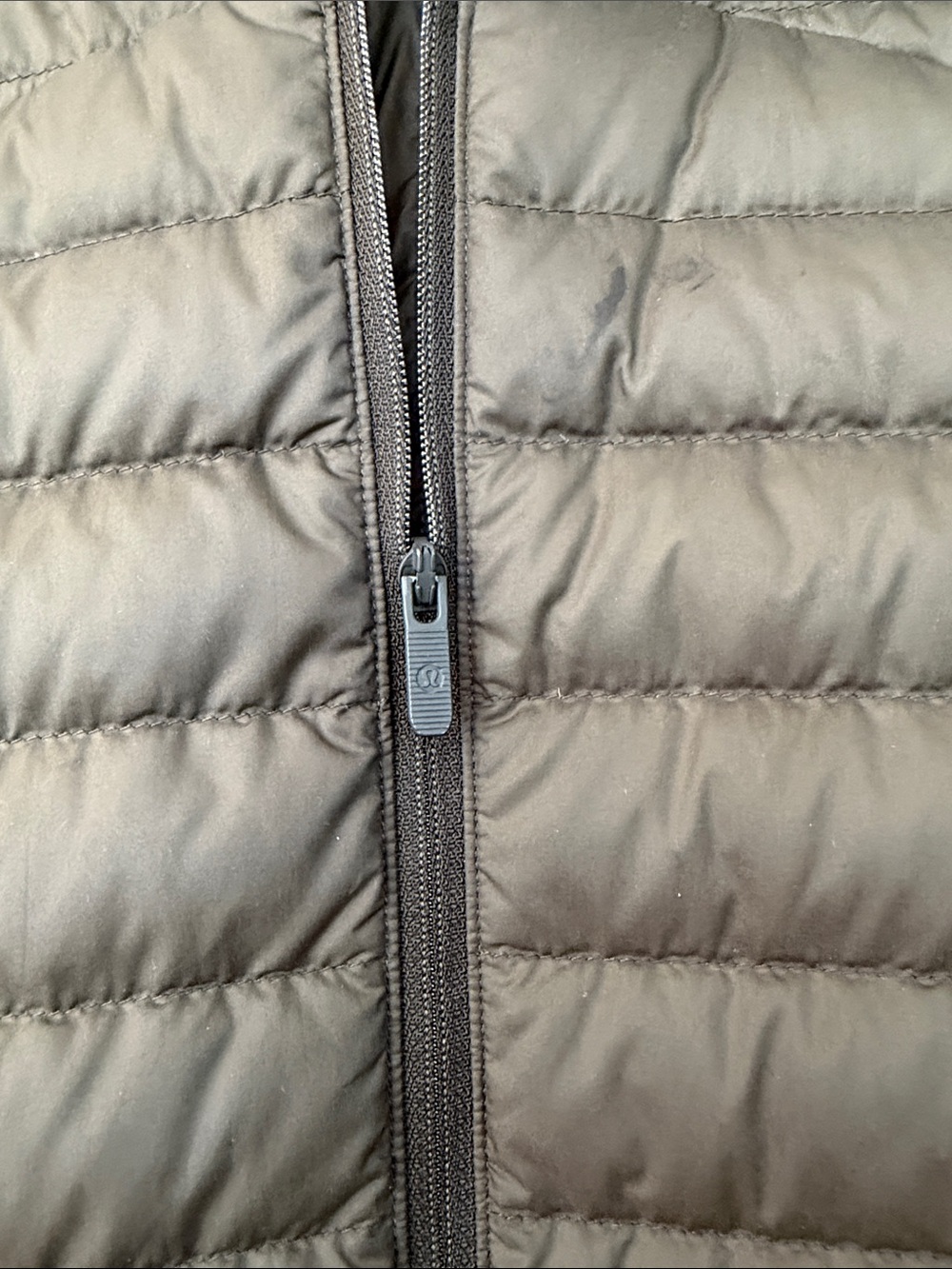 lululemon athletica Olive Green Quilted Hooded Puffer Jacket - Picture 2 of 4